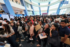 HOPEFULS SEARCH FOR OVERSEAS JOBS 